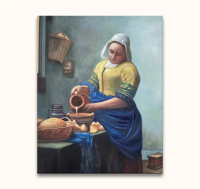 Een vrouw giet melk in een kom in Vermeer's stijl. Olieverf op doek. Geschikt voor interieurontwerp.