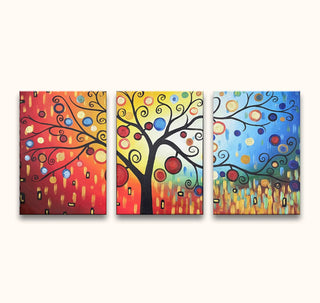 3-Luik Appelboom - Olieverf op Canvas: Abstracte appelboom verdeeld over drie panelen met kleurrijke takken en vruchten op een warm en koel kleurverloop.