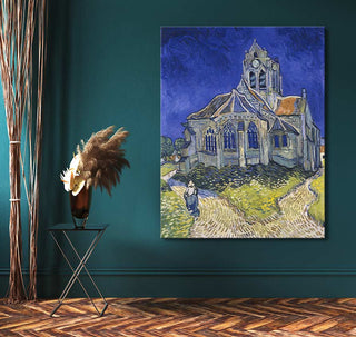 Vincent van Gogh - Kerk van Auvers: Handgeschilderd olieverfschilderij van de kerk in impressionistische stijl, opgehangen aan een teal muur. Geschilderd op museumkwaliteit canvas.