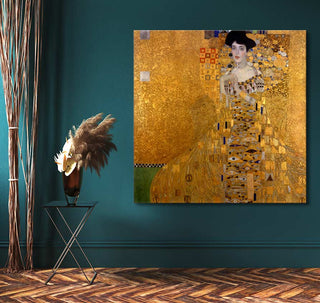 Gustav Klimt – Woman in Gold: Hand-painted oil canvas, featuring a woman in a golden gown, inspired by Klimt’s iconic style. Perfect for modern art enthusiasts.
