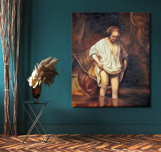 Een vrouw badend in een beek, Rembrandt van Rijn-stijl. Klassiek olieverfschilderij, handgeschilderd. Perfect voor interieurontwerp, zonder lijst nodig. 