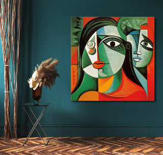 Josephine in Rood - Picasso signature, moderne kubistische schilderij van twee gezichten, hangt in een stijlvolle kamer met houten vloer en decoratieve elementen.