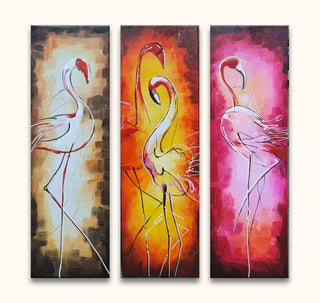 3-Luik olieverfschilderij met abstracte flamingo's in mediterrane kleuren. Handgeschilderd met paletmes, met gestileerde vormen en expressieve lijnvoering. Geschikt voor diverse interieurs.