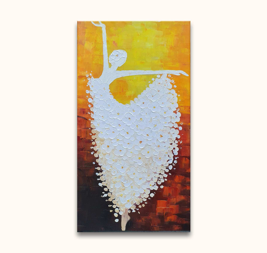 Klassieke Ballerina – Dikke olieverf op canvas: Abstracte dansende ballerina in witte reliëfverf, met bloemachtige tutu en warme, kubistische achtergrond. Geschilderd op museumkwaliteit canvas.
