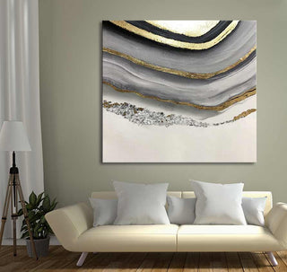 Gelaagd Goud 1 - Acrylverf op canvas: Abstract schilderij met grijze en gouden lagen, geïnspireerd door geode patronen. Handgeschilderd, inclusief ophangsysteem, klaar voor gebruik.