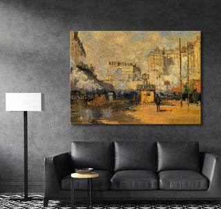 Monet's Saint-Lazare Station: handgeschilderd olieverfschilderij boven zwarte leren bank. Impressionistisch stadsgezicht met stoomtreinen, perfect voor moderne interieurs.