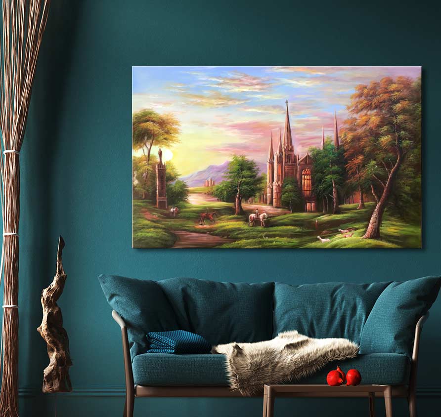 Thomas Cole's 'The Return' olieverfschilderij toont een kasteel in een landschap. Hangt boven een moderne teal bank met bontplaid, op een houten frame.