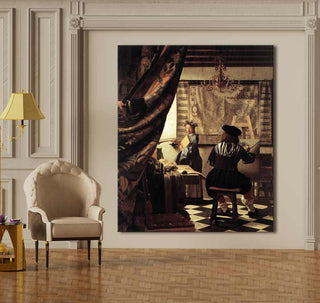 Johannes Vermeer – De Schilderkunst: Handgeschilderd meesterwerk in klassieke setting met armstoel, lamp en bijzettafel. Perfect voor liefhebbers van oude Hollandse kunst.