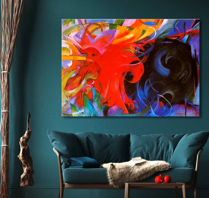 Franz Marc – Het Gevecht: A vibrant abstract oil painting with dynamic brushstrokes, showcased above a teal loveseat, enhancing modern interior design.